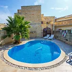 Дом отдыха 5 Bedroom Farmhouse With Private Pool & Views