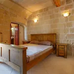 Дом отдыха 5 Bedroom Farmhouse With Private Pool & Views