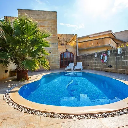 Case de vacanță 5 Bedroom Farmhouse With Private Pool & Views *