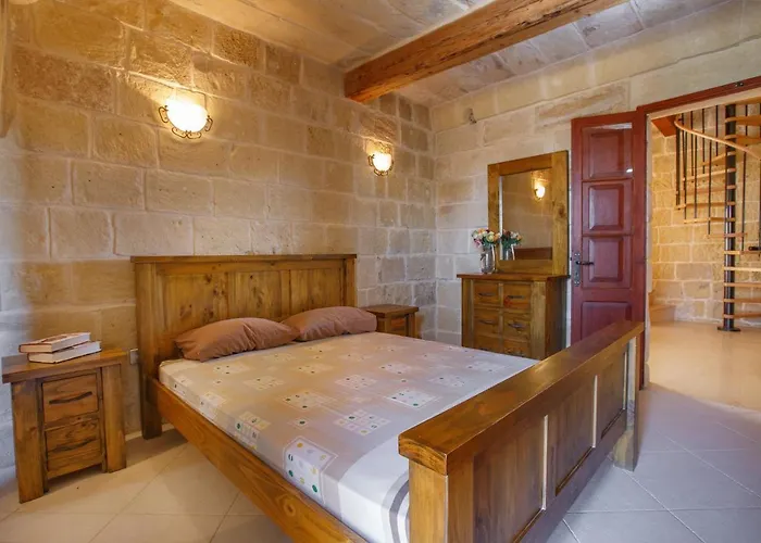Casa vacanze 5 Bedroom Farmhouse With Private Pool & Views *
