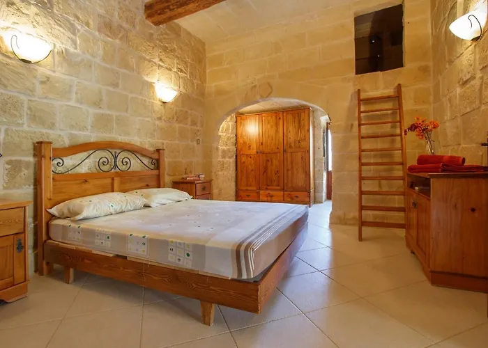 Casa vacanze 5 Bedroom Farmhouse With Private Pool & Views *