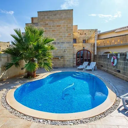 Tatil Evi 5 Bedroom Farmhouse With Private Pool & Views