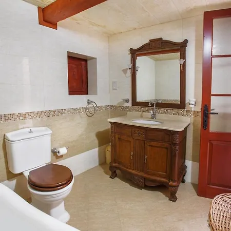 5 Bedroom Farmhouse With Private Pool & Views Tatil Evi