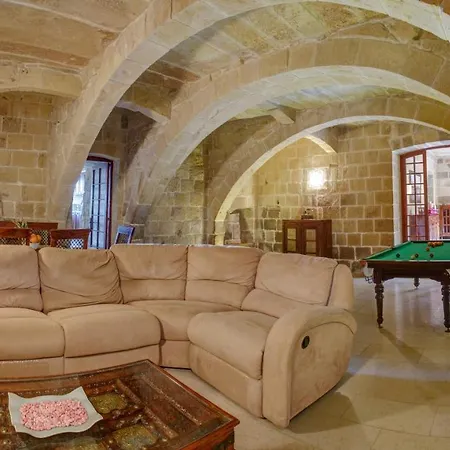 5 Bedroom Farmhouse With Private Pool & Views Tatil Evi *